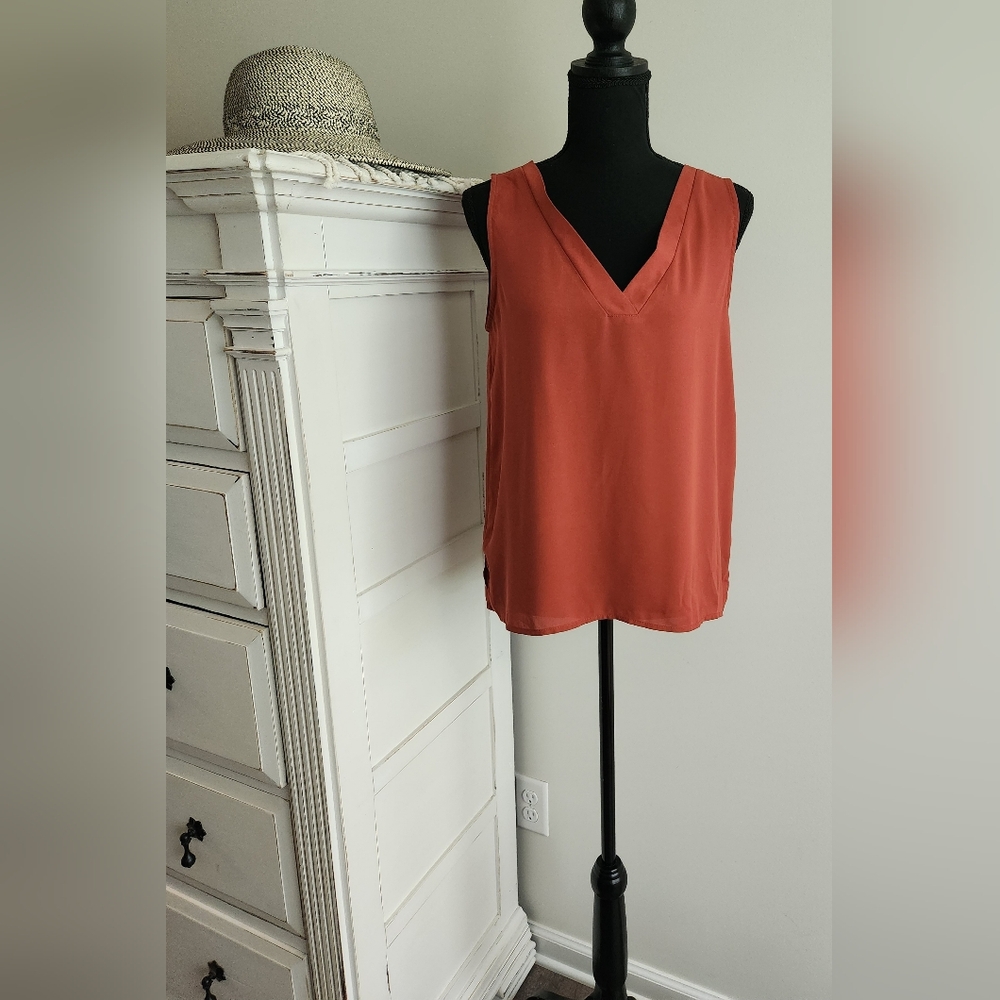 FOREVER 21 SLEEVELESS BLOUSE